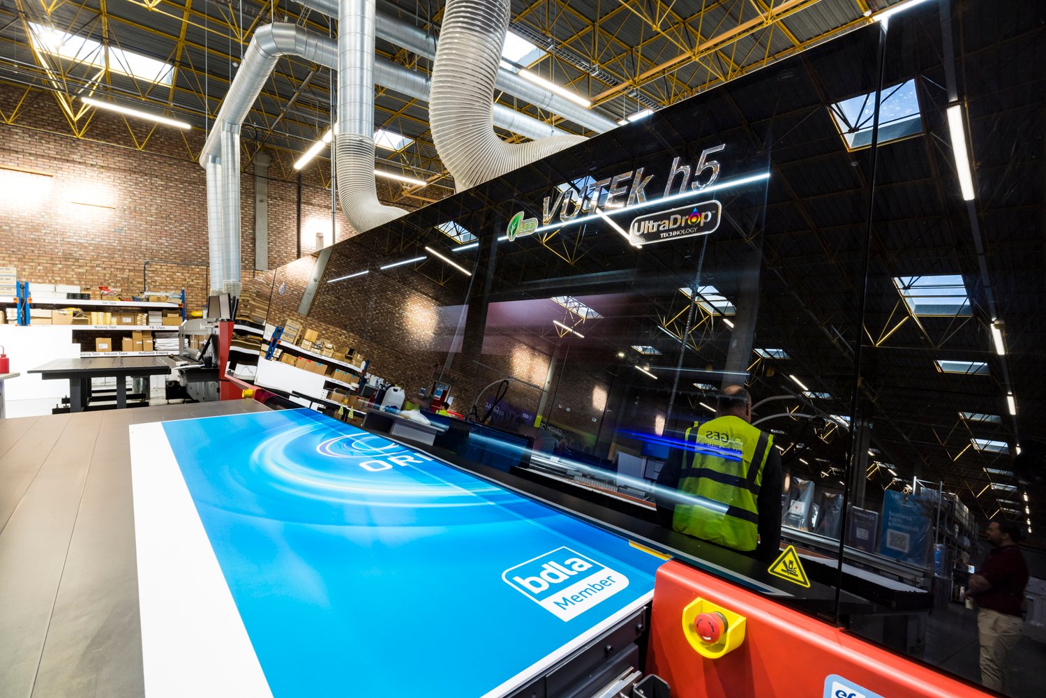 imprimante graphique GES en cours d'utilisation dans l'entrepôt